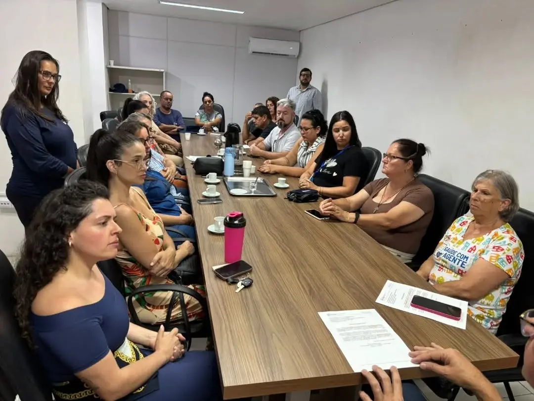 Prefeito de Torres se Reúne com Agentes Comunitárias de Saúde para Tratar do Incentivo Financeiro Adicional (IFA)