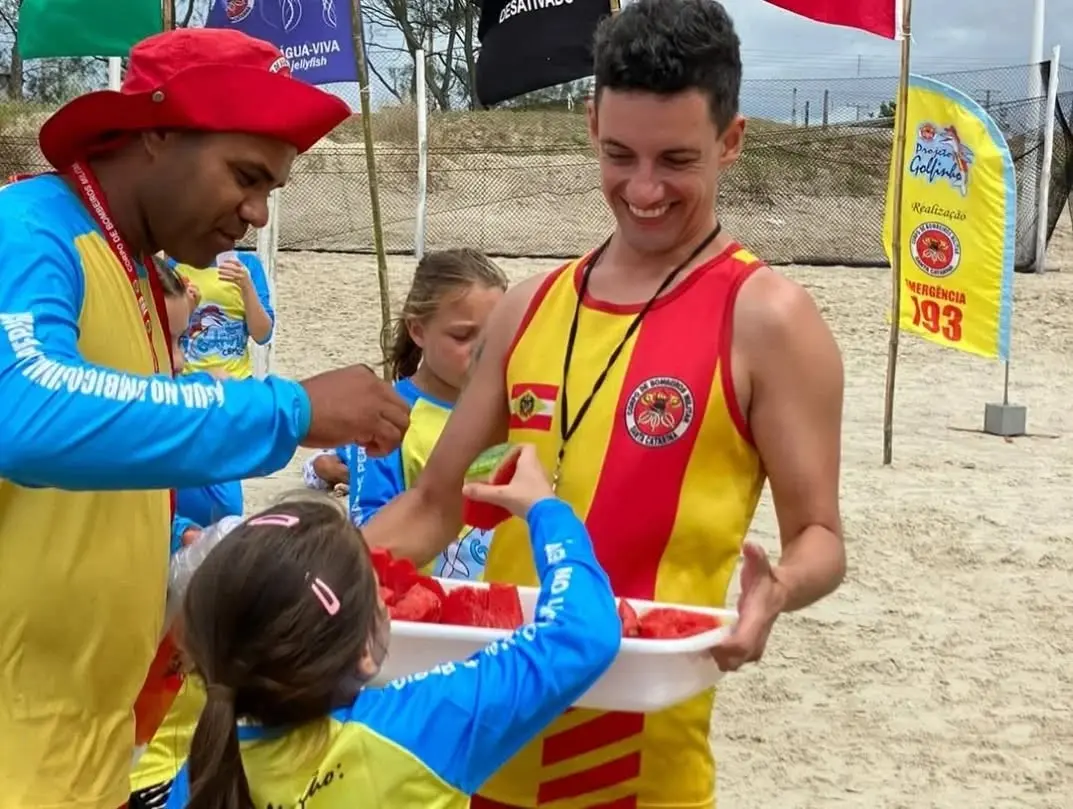 Programa Golfinho 2026 forma primeira turma em Balneário Gaivota com foco na segurança aquática