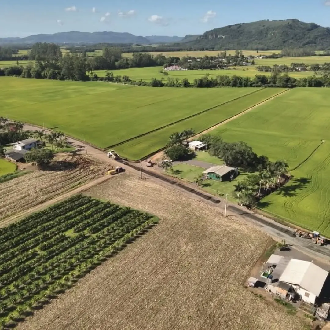 Avanço na Estrada da Costa do Rio Pinheirinho Promete Mais Qualidade e Segurança em Turvo, SC