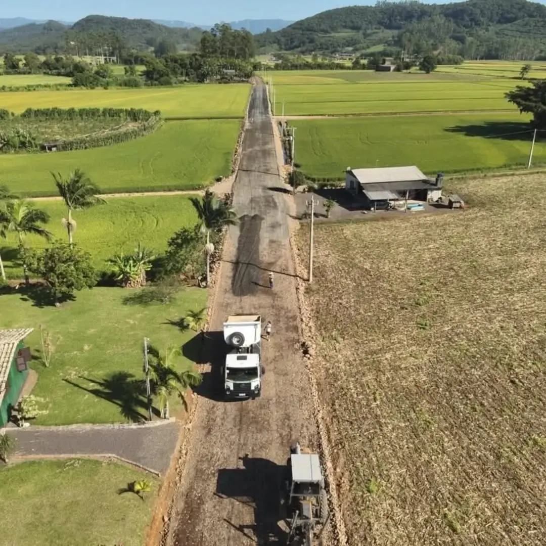 Avanço na Estrada da Costa do Rio Pinheirinho Promete Mais Qualidade e Segurança em Turvo, SC