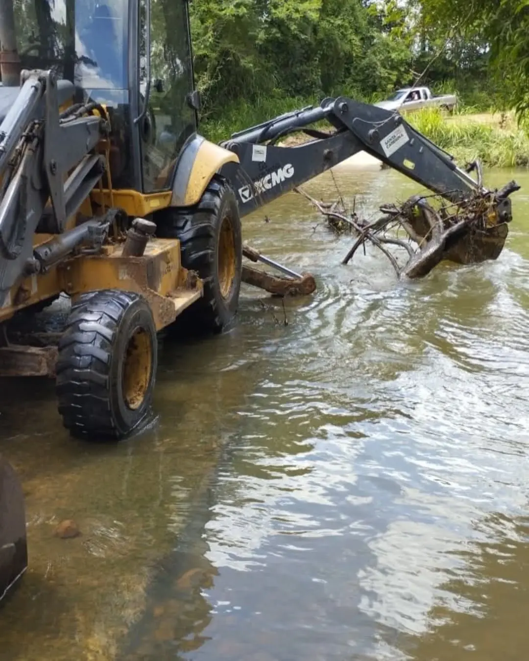 Prefeitura de Turvo intensifica limpeza de pontes para prevenir alagamentos