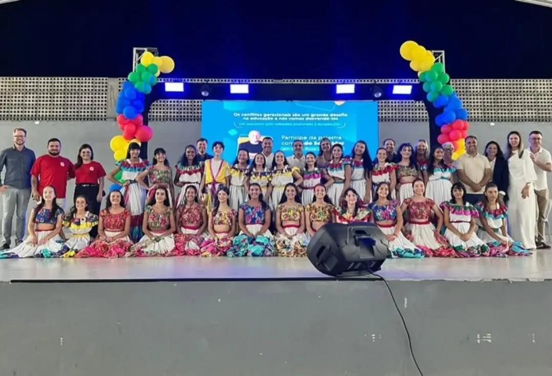 Santa Rosa do Sul Sedia Evento de Educação com Foco em Conflitos Geracionais