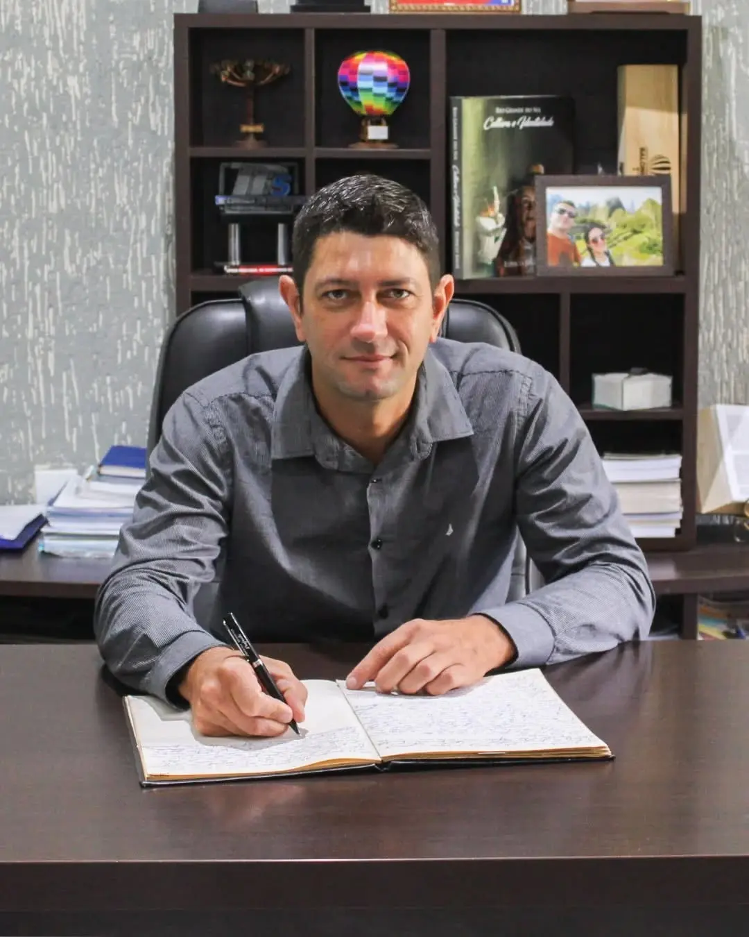 Vereador Batista Assume Prefeitura de Morrinhos do Sul Durante Férias do Prefeito