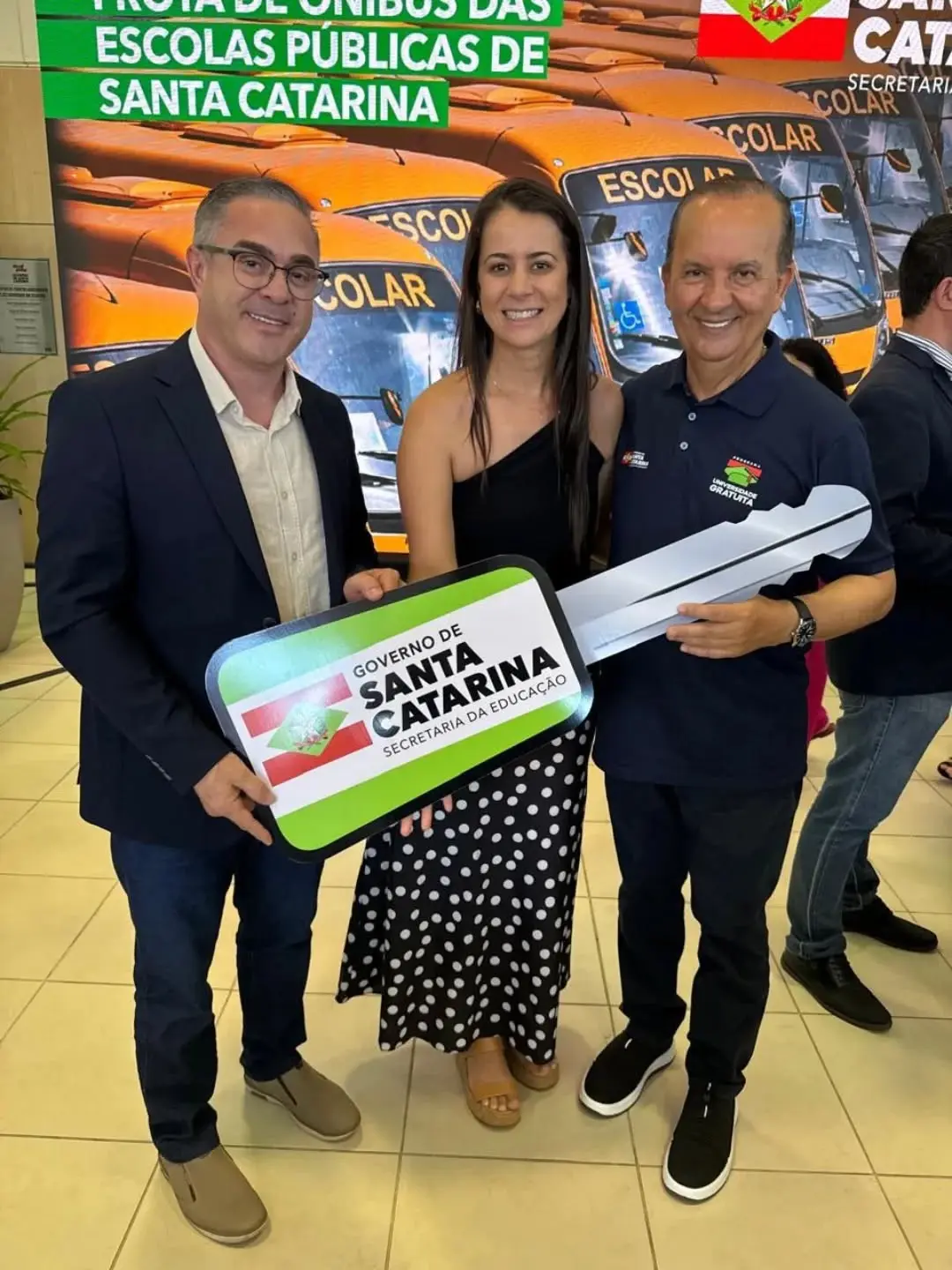 Ermo Recebe Novo Ônibus Escolar para Fortalecer a Educação Municipal