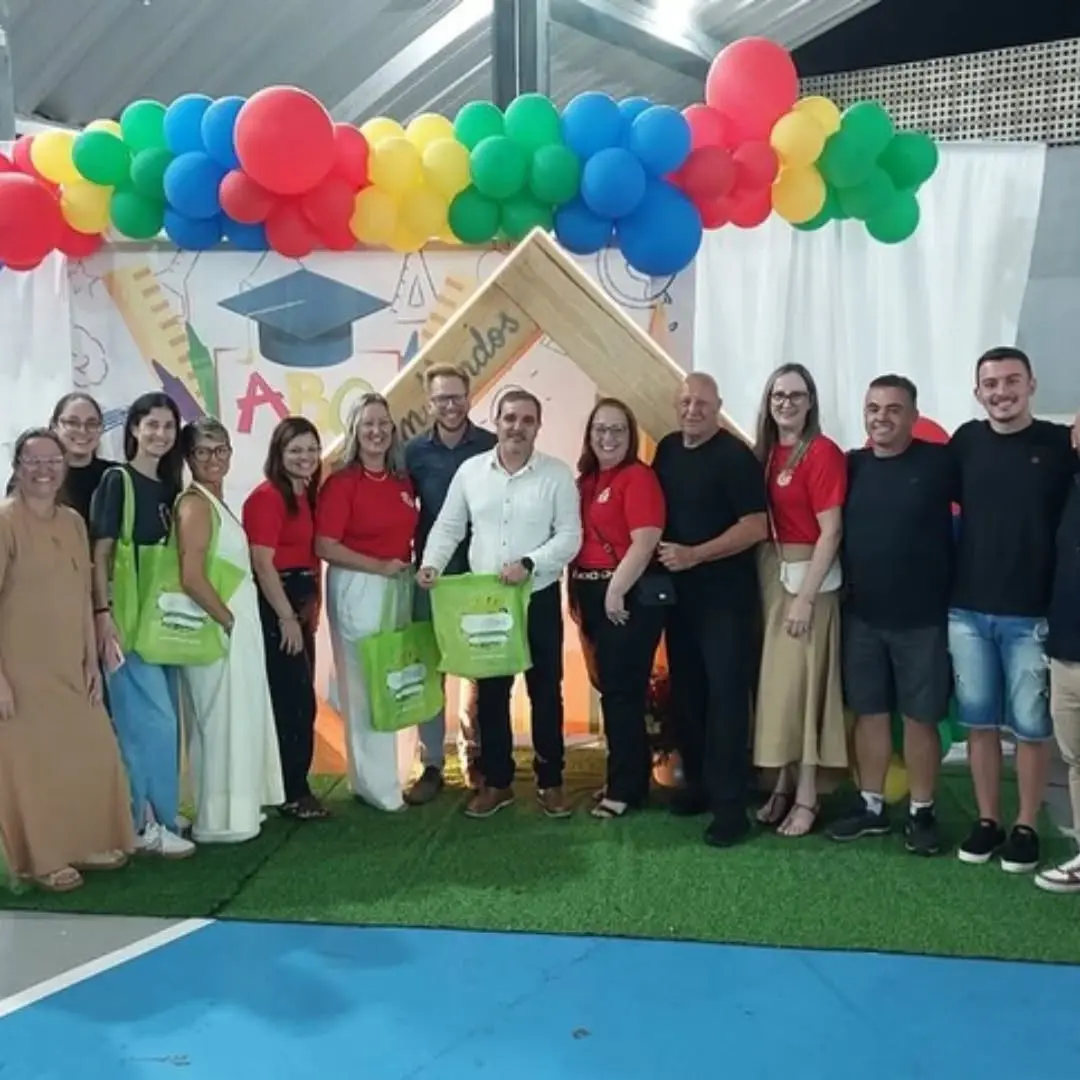 Santa Rosa do Sul Sedia Evento de Educação com Foco em Conflitos Geracionais