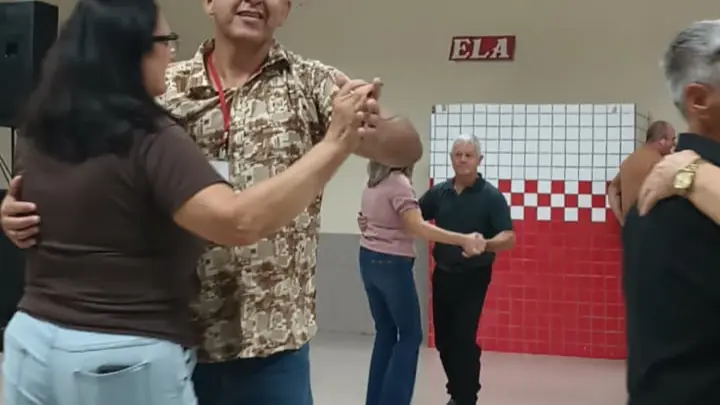 Mampituba-RS Celebra a Alegria do Carnaval da Melhor Idade em Grande Estilo