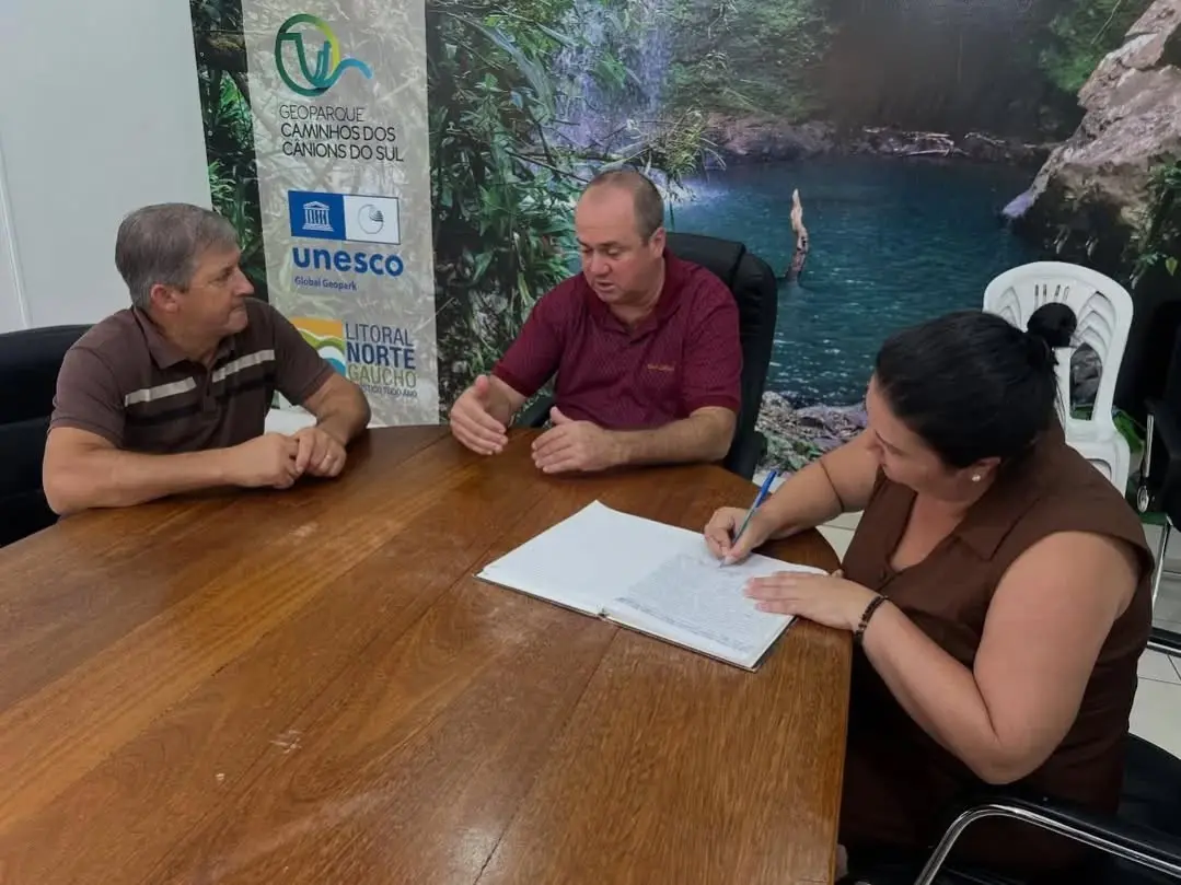 Prefeito de Mampituba Impulsiona Turismo em Evento Internacional em Lisboa