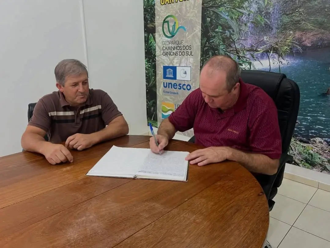 Prefeito de Mampituba Impulsiona Turismo em Evento Internacional em Lisboa