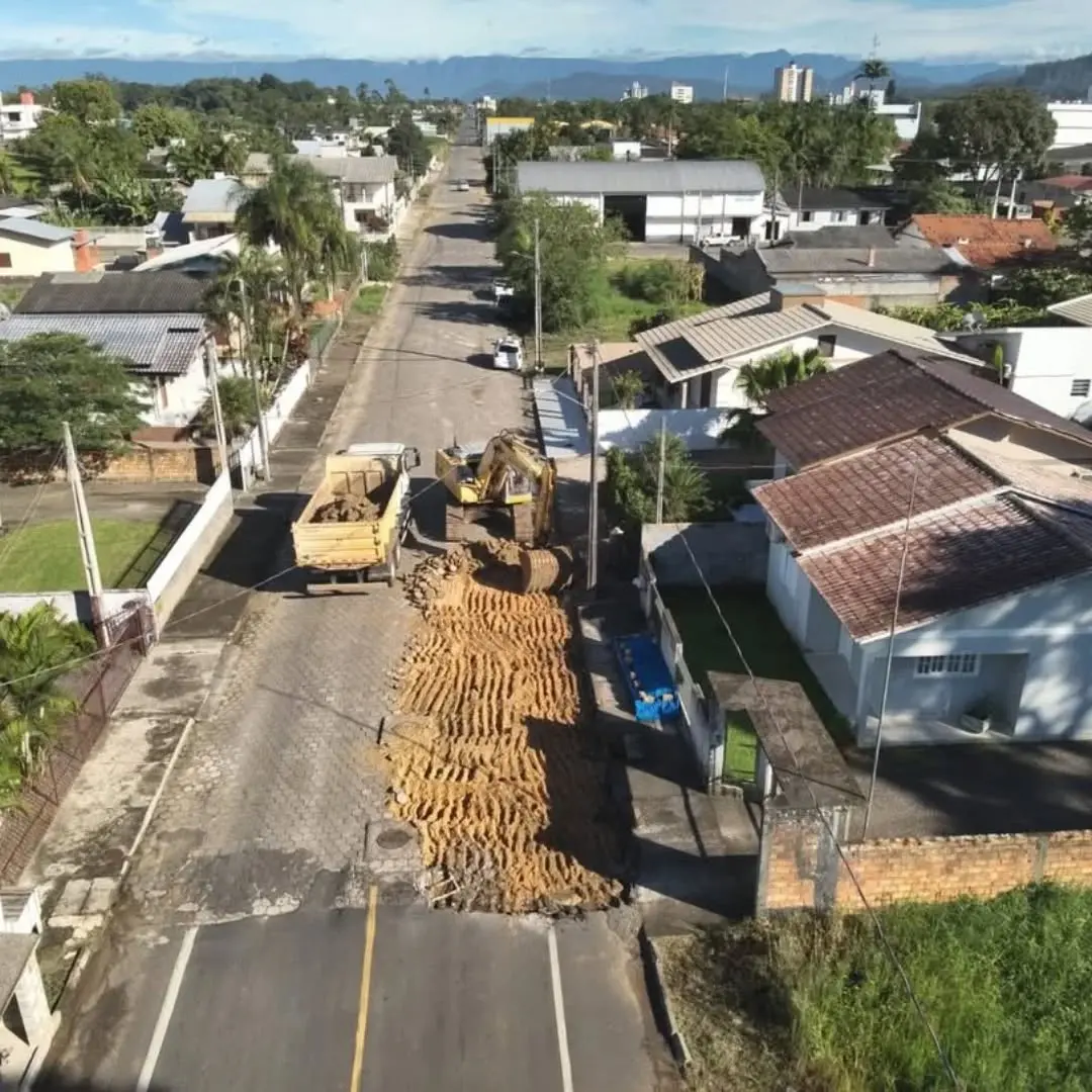 Turvo Acompanha Recuperação de Pavimentação na Rua Jorge Lacerda com Drones