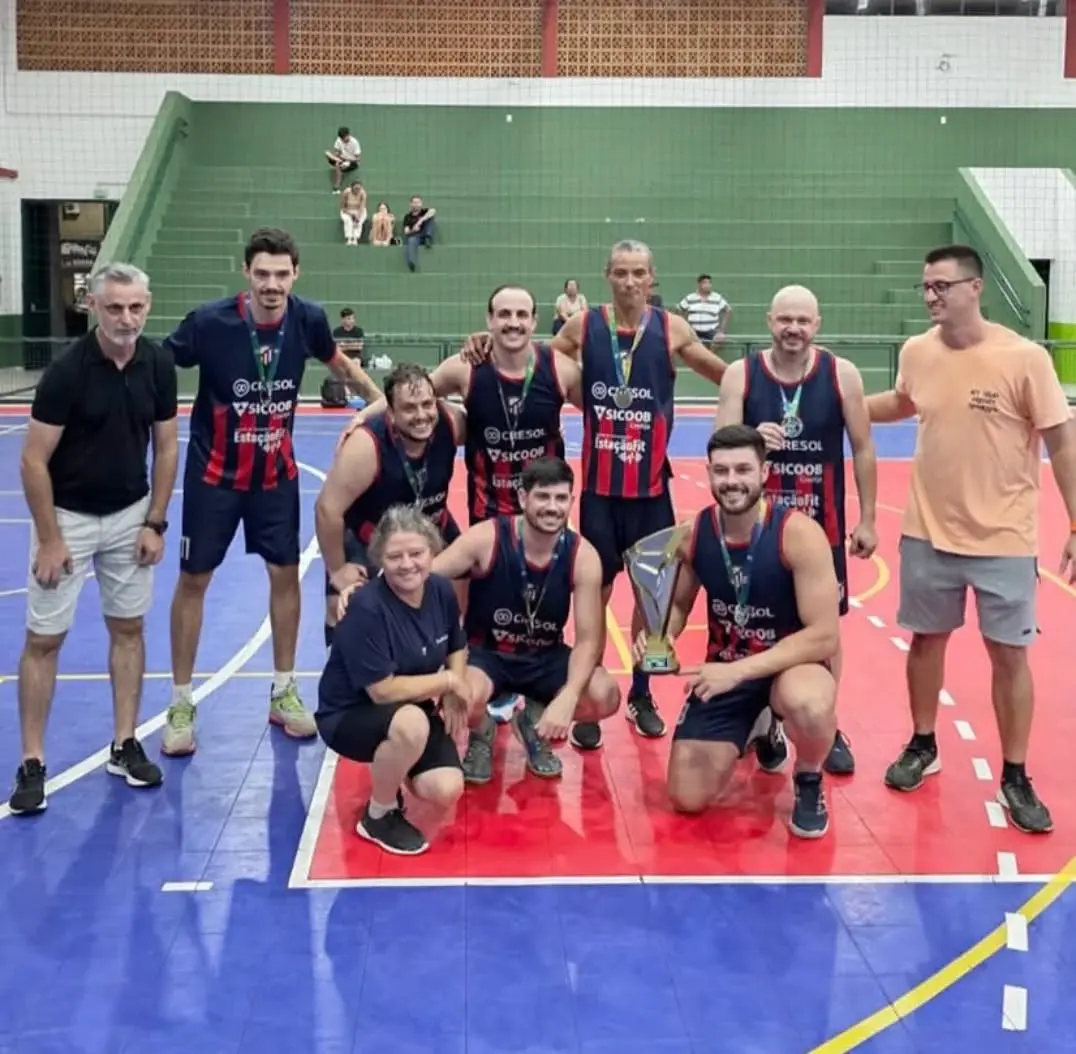 Amigas da Quadra e Os Invasores Conquistam o Título do Vôlei de Quadra em Jacinto Machado