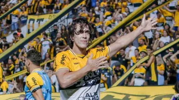 Nicolas Brilha e Garante a Artilharia do Catarinense 2026