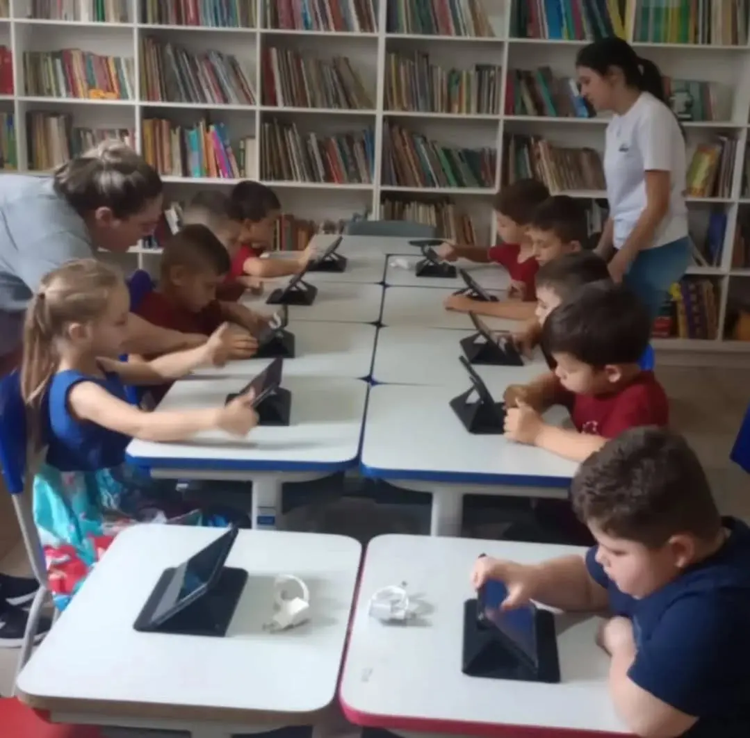 Mampituba Investe na Educação com Aulas de Informática para Crianças