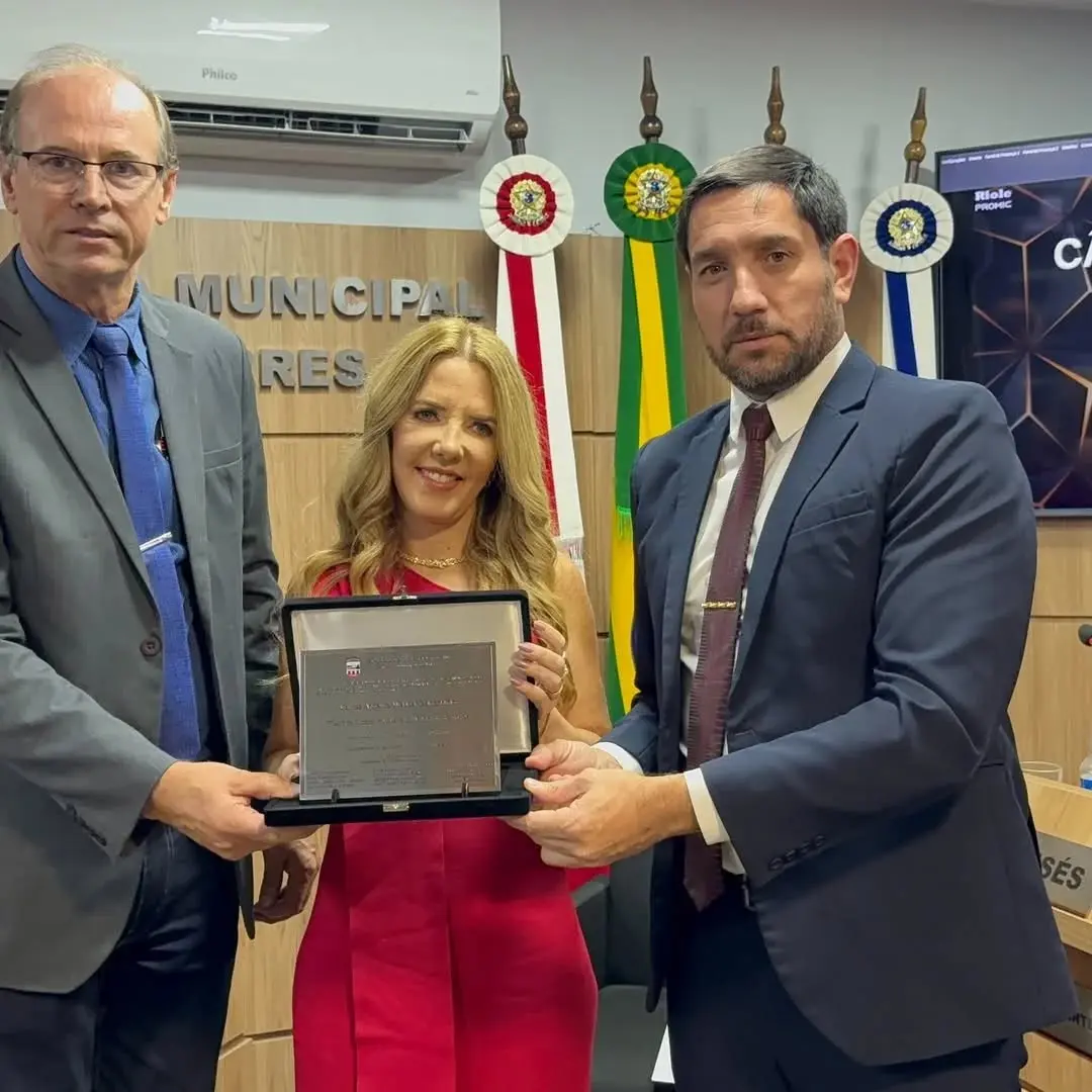 Torres (RS) homenageia Dra. Marilde Goldschmidt por serviços à Justiça e à comunidade