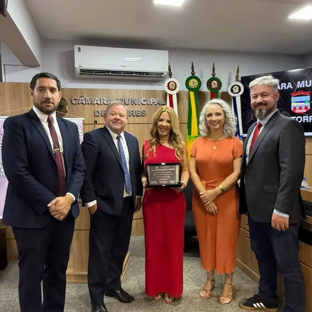 Torres (RS) homenageia Dra. Marilde Goldschmidt por serviços à Justiça e à comunidade