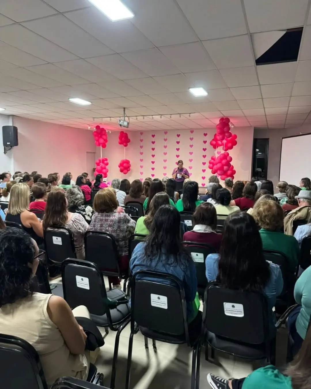 Noite das Mulheres em Três Cachoeiras: Encontro Celebra a Valorização Feminina