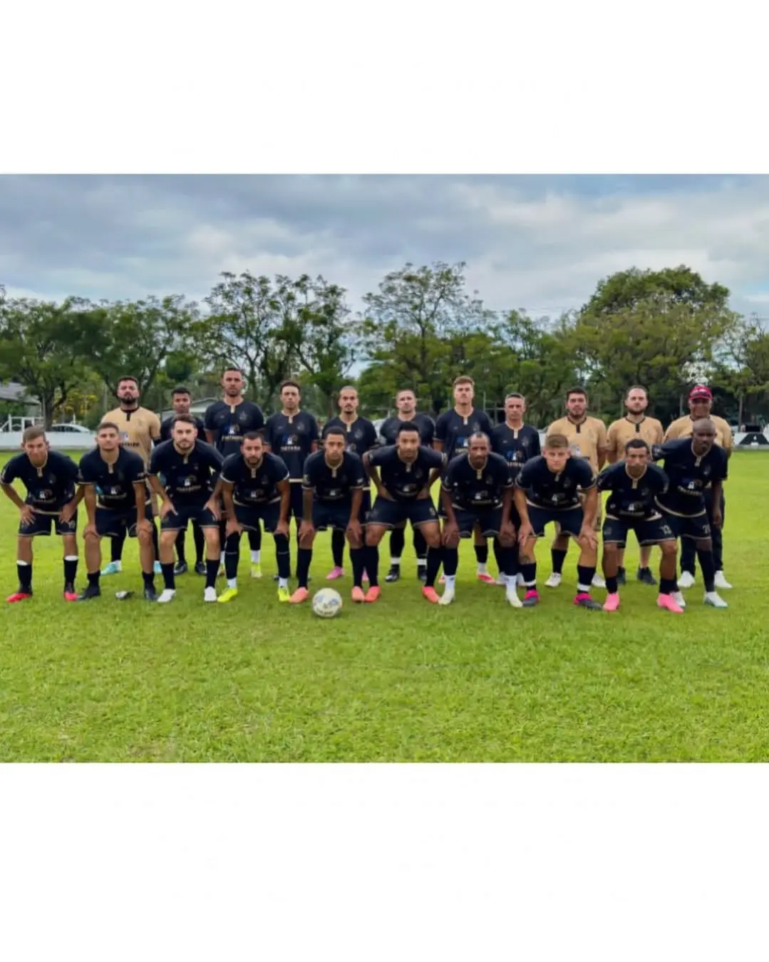 Futebol em Terra de Areia: Campeonato Municipal Agita a Comunidade Local