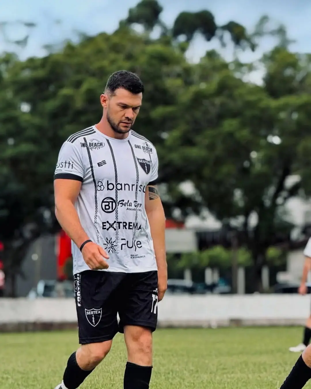 Futebol em Terra de Areia: Campeonato Municipal Agita a Comunidade Local