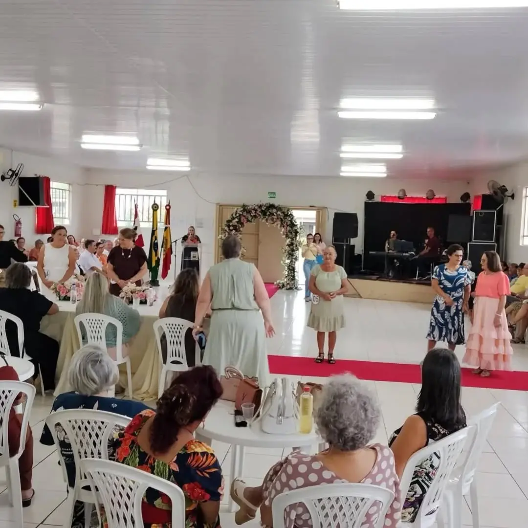 Turvo Celebra a Beleza e Experiência com a Escolha das Soberanas da Terceira Idade