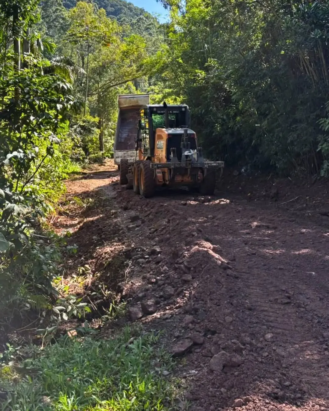 Morrinhos do Sul Melhora Estrada do Alto do Chapecozinho para Impulsionar Agricultura