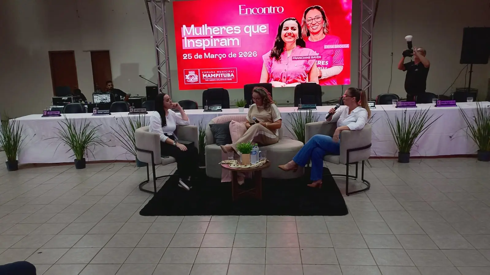 Mampituba Celebra o Dia Internacional da Mulher em Sessão Solene