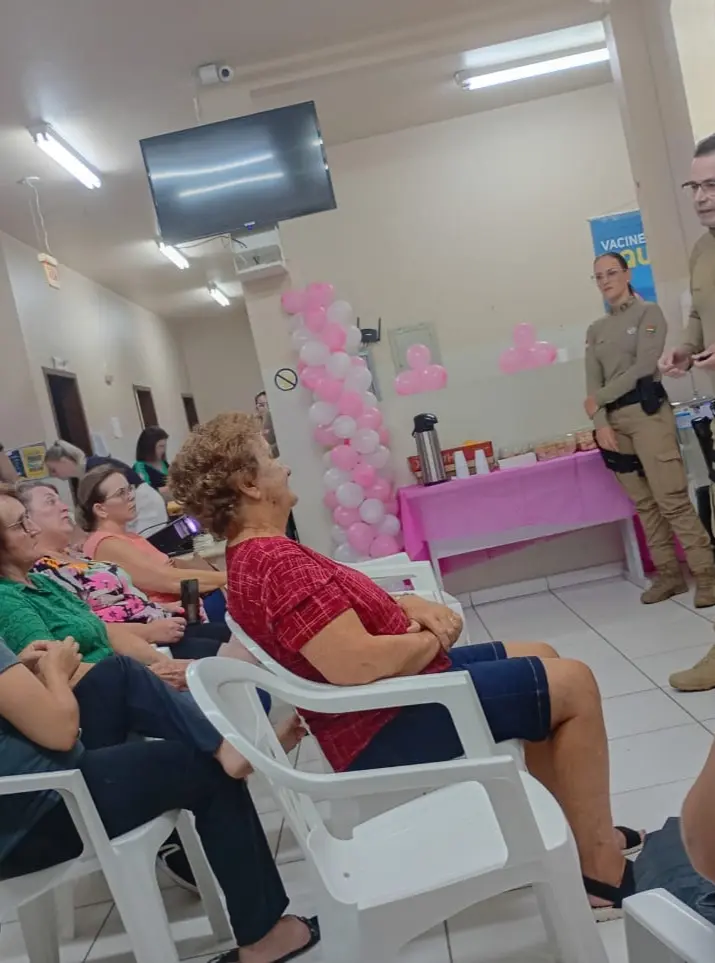 Polícia Militar de Araranguá promove ação de proteção às mulheres em Turvo