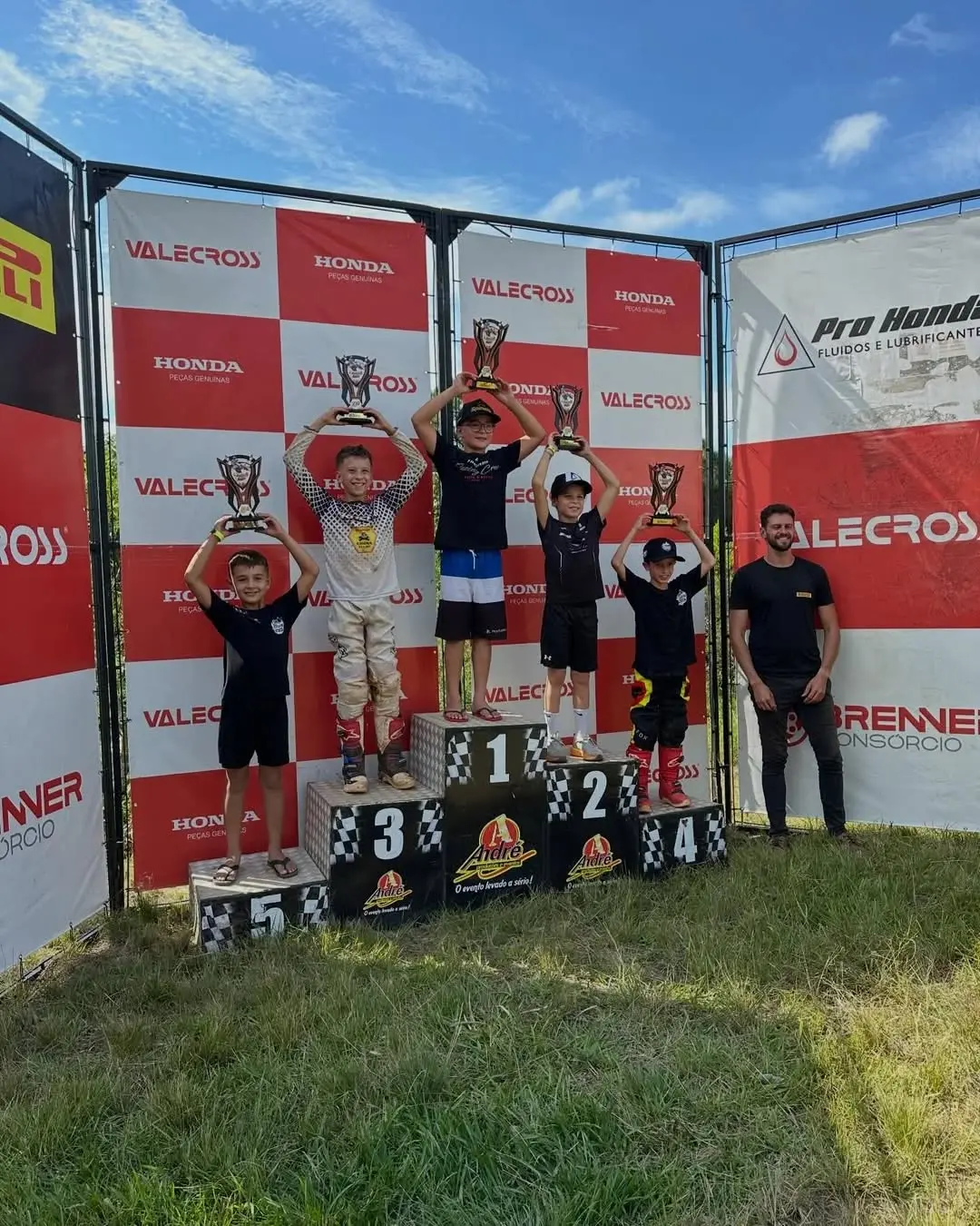 Terra de Areia Vibra com a Largada do Campeonato Pro Honda de Motocross 2026