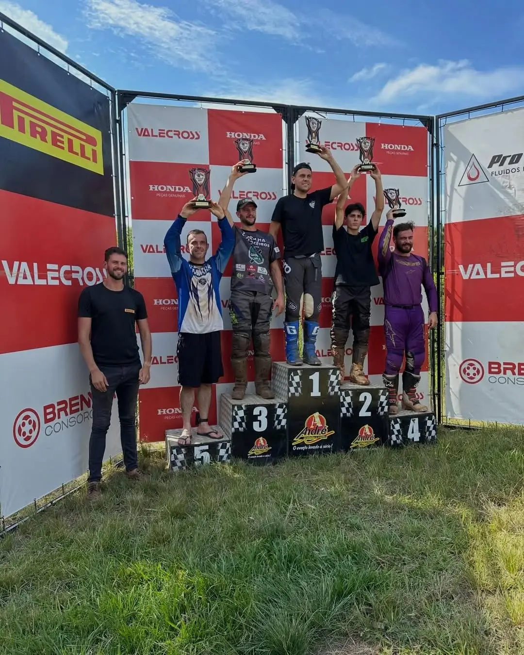 Terra de Areia Vibra com a Largada do Campeonato Pro Honda de Motocross 2026