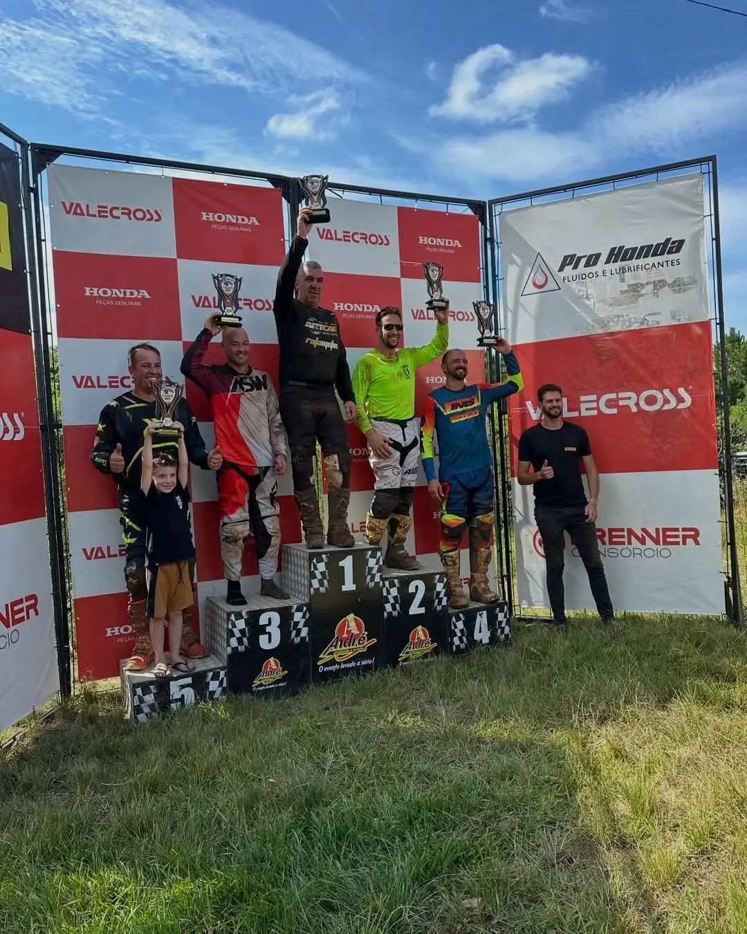 Terra de Areia Vibra com a Largada do Campeonato Pro Honda de Motocross 2026