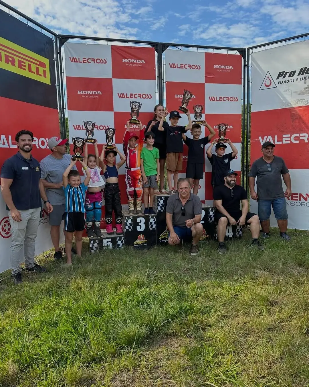 Terra de Areia Vibra com a Largada do Campeonato Pro Honda de Motocross 2026