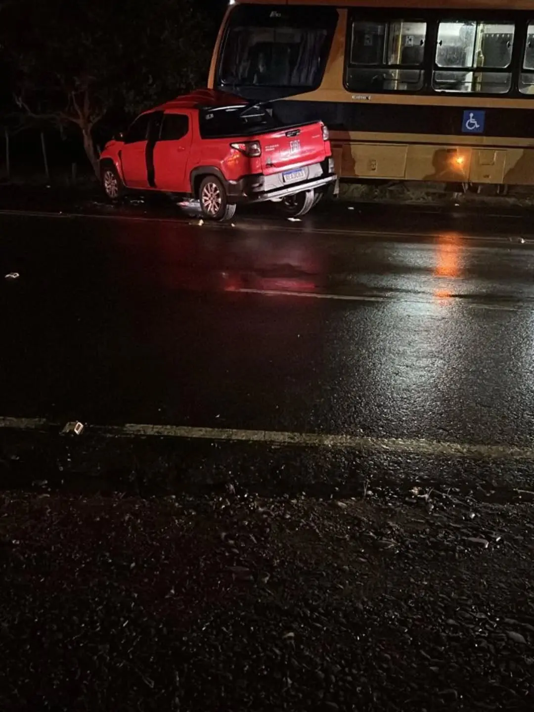 Mulher Morre em Grave Acidente entre Carro e Ônibus Escolar em São João do Sul, SC