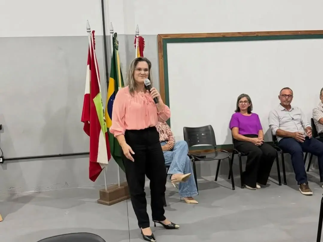 Maracajá Acolhe Jovens e Adultos de Volta à Sala de Aula com Programa EJA