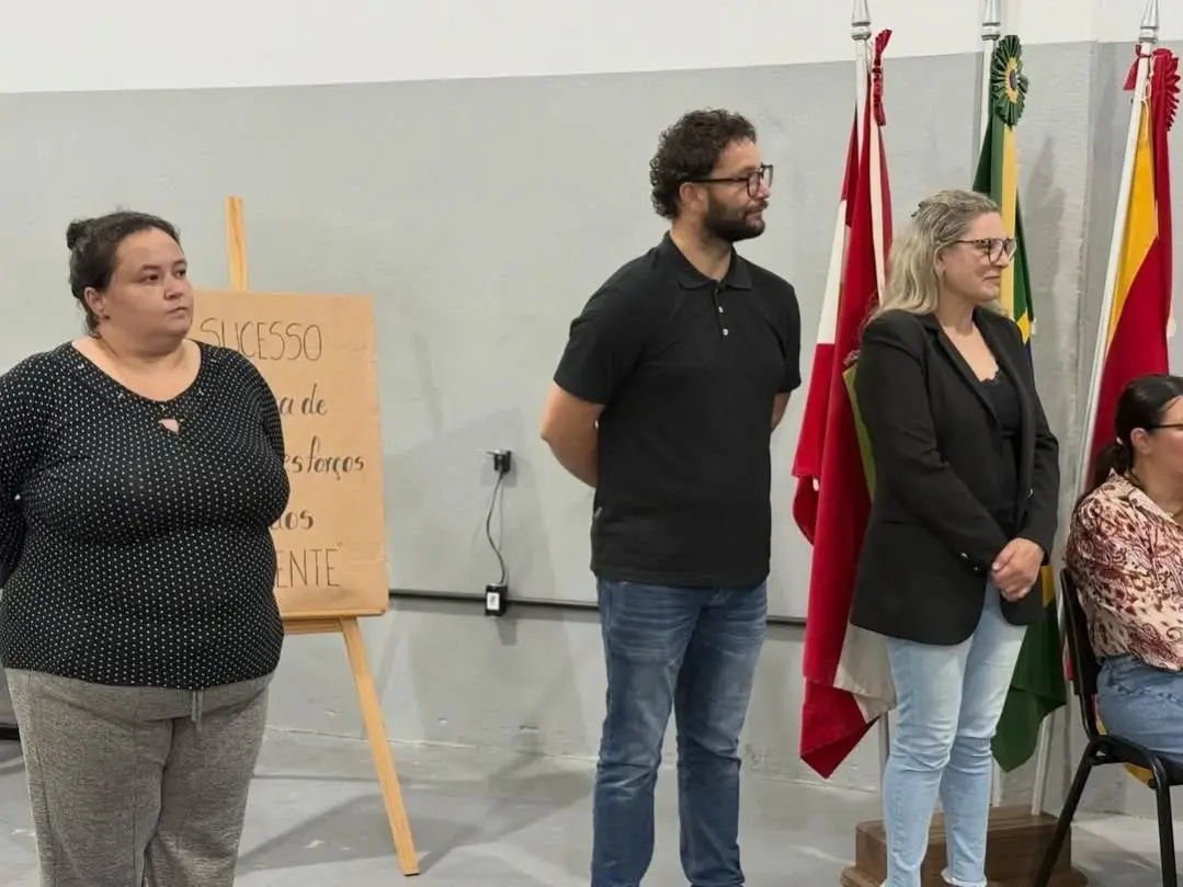 Maracajá Acolhe Jovens e Adultos de Volta à Sala de Aula com Programa EJA