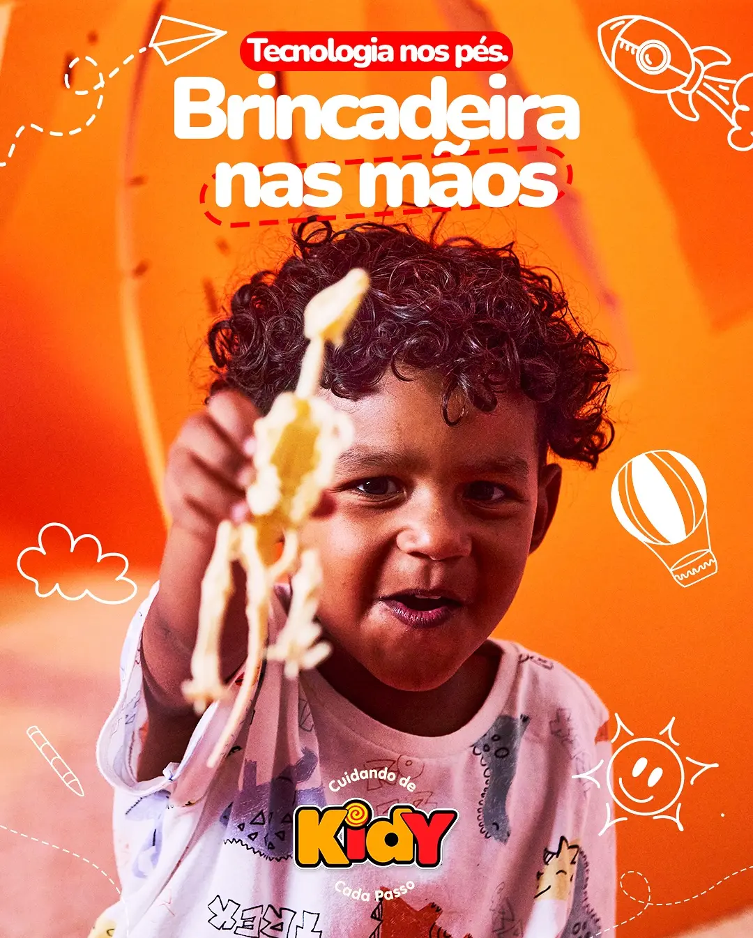 Alegria em Cada Passo: Calçados Infantis com Brinquedo para um Desenvolvimento Feliz