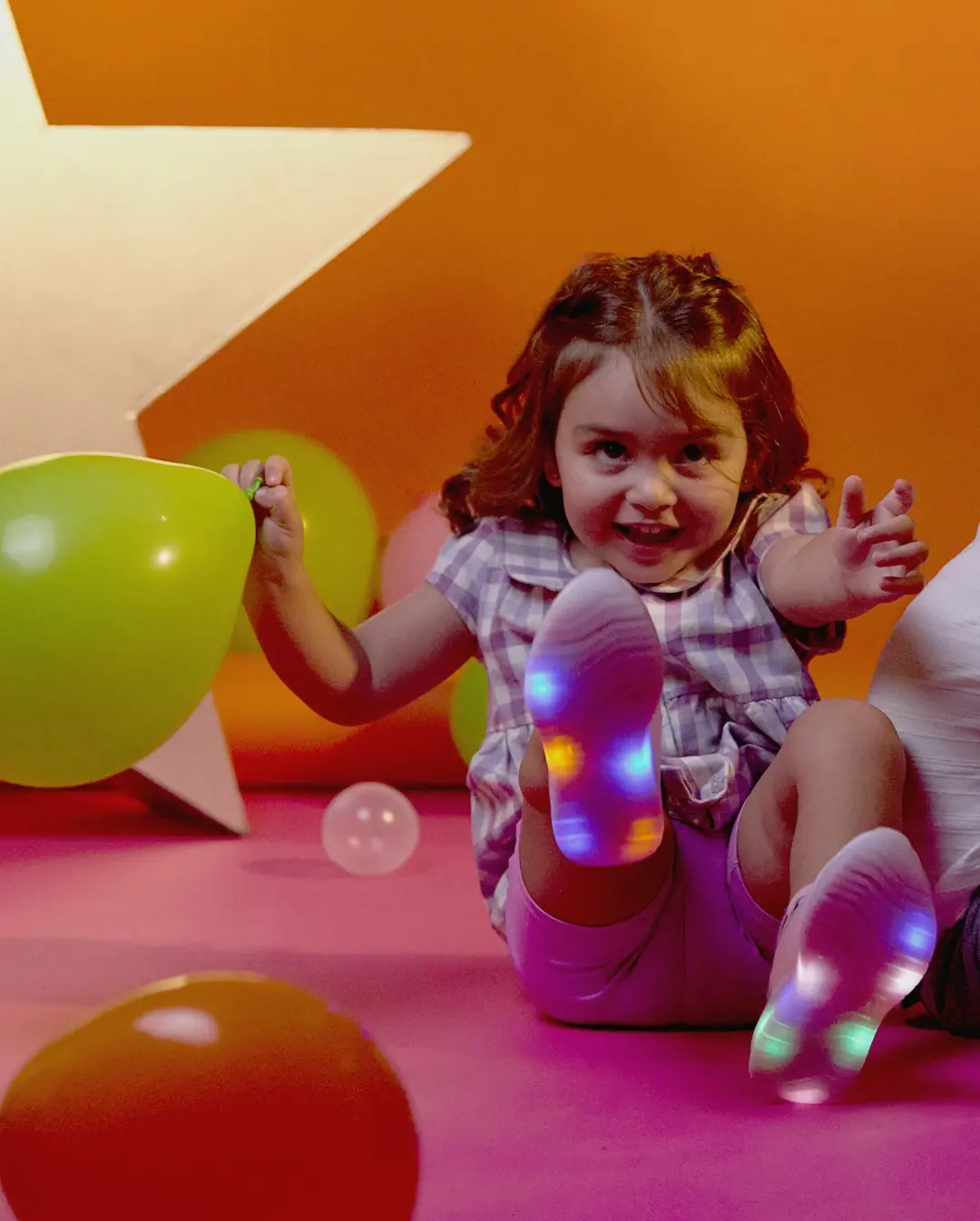 Calçados com LED: Diversão e Brilho nos Passos da Criançada!