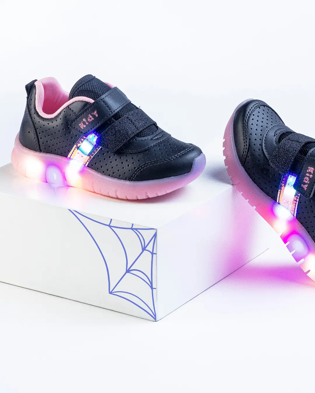 Brilhe em Cada Aventura: Tênis de LED à Prova d'Água para Pequenas Estrelas!