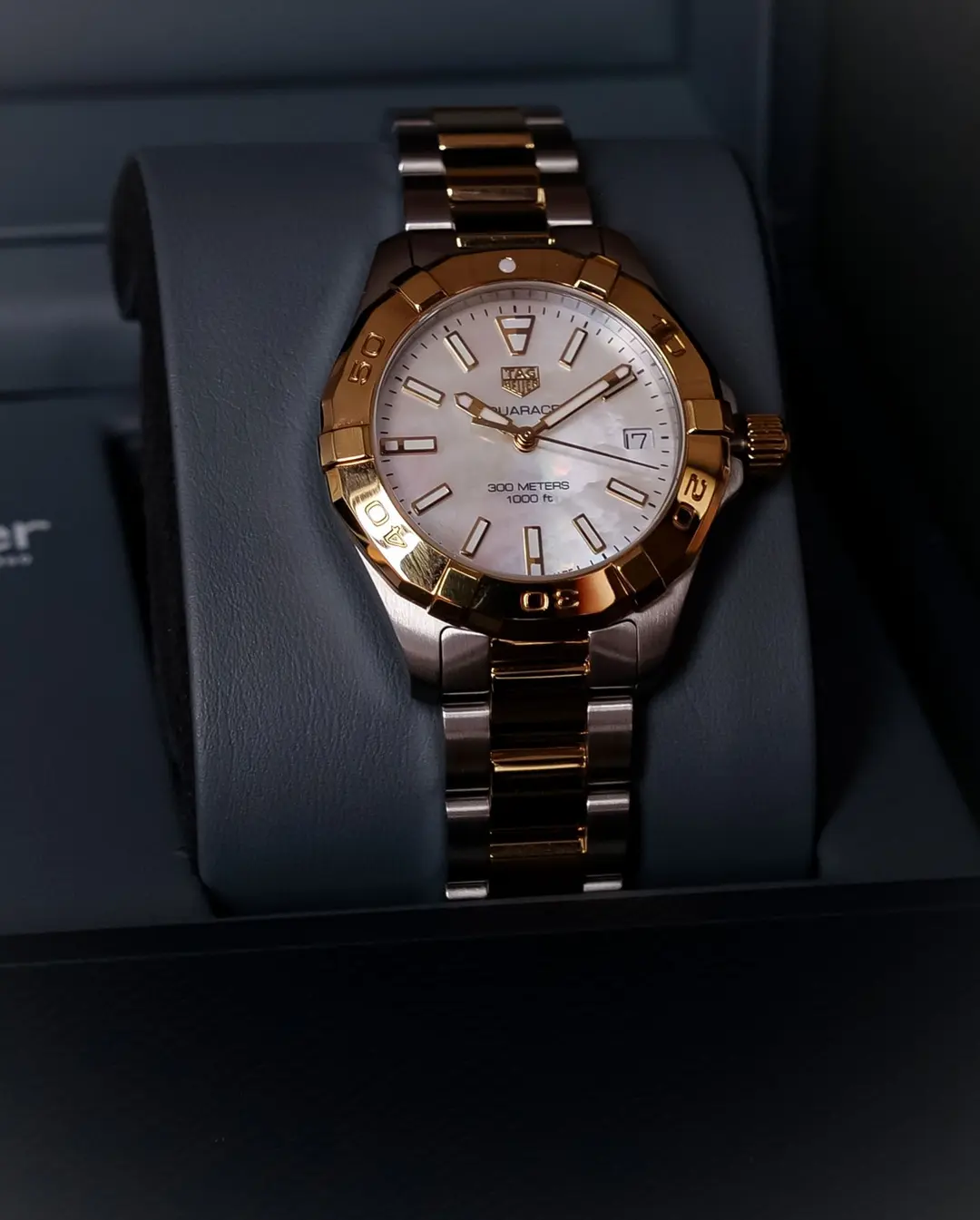 Tag Heuer Aquaracer Feminino: Elegância e Performance em Ouro e Aço | Guzzatti