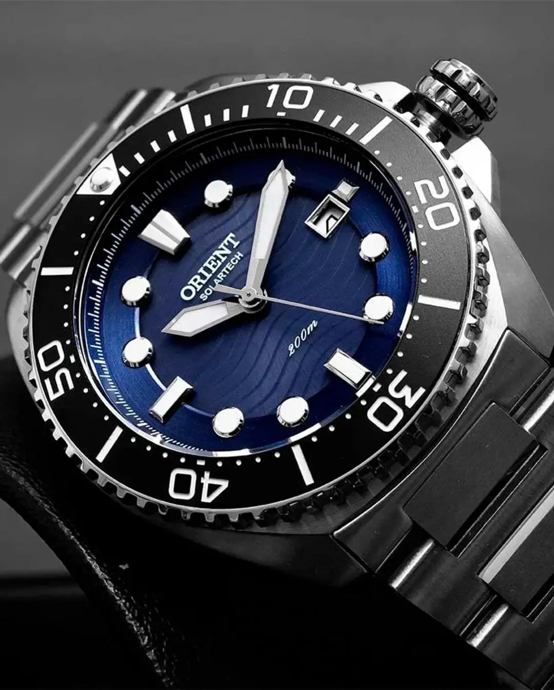 Orient Solartech MBSS1471 D1SX: Elegância Solar e Durabilidade na Guzzatti - Image