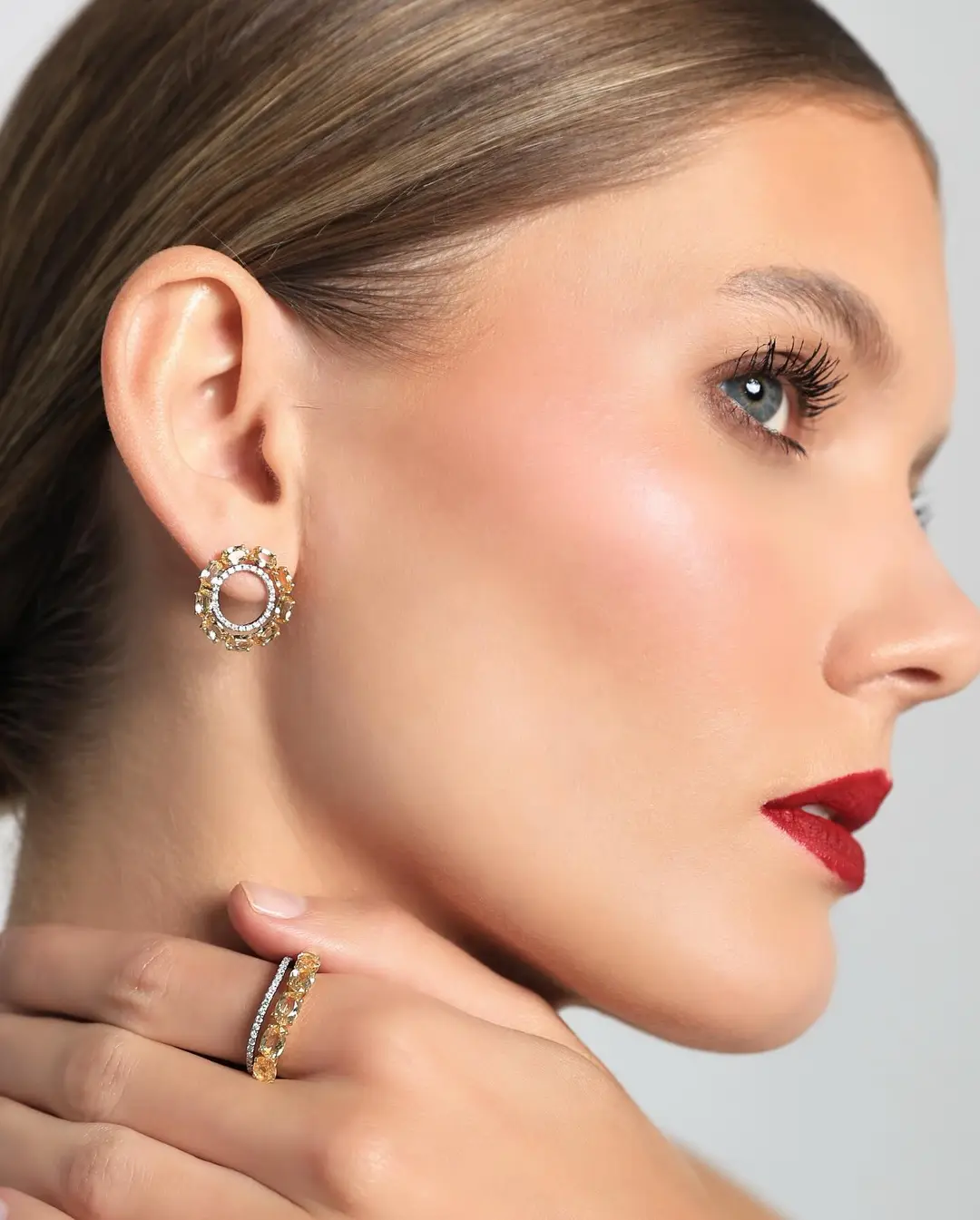 Laços que Brilham: A Elegância da Coleção Looping Shine da Brumani