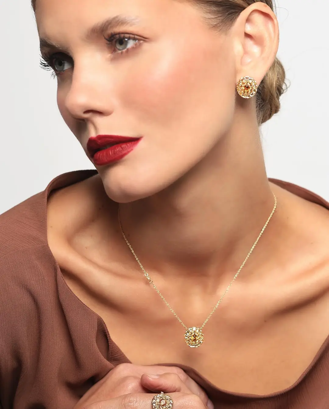 Coleção Yara: A Celebração da Elegância Feminina com Citrino e Ouro na Guzzatti