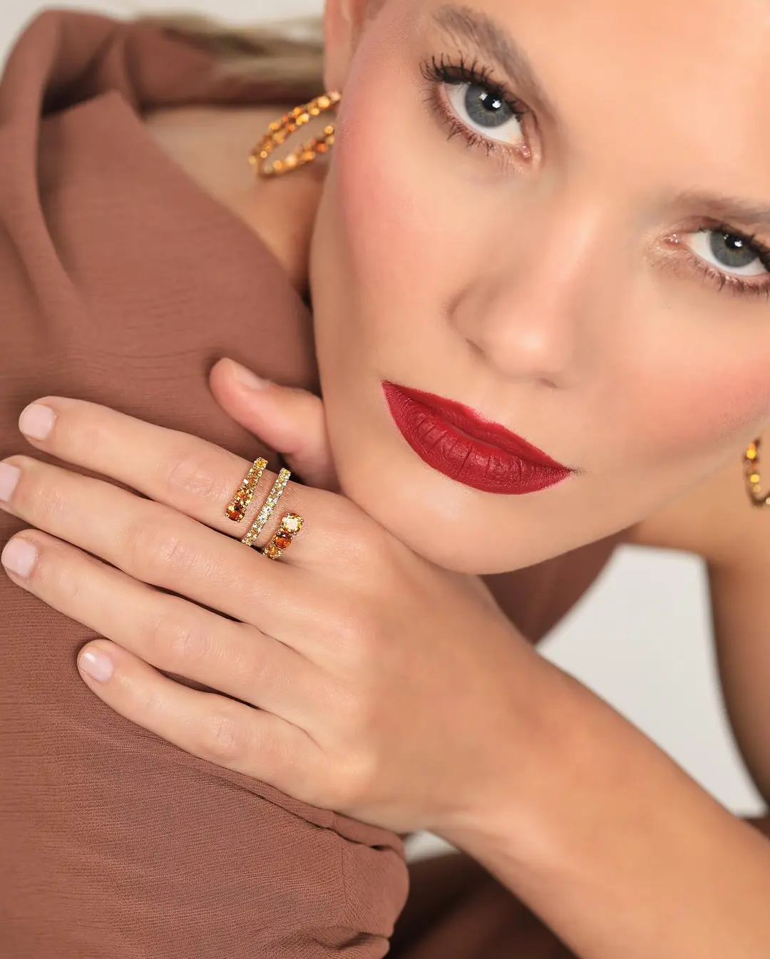 Coleção Yara: A Celebração da Elegância Feminina com Citrino e Ouro na Guzzatti