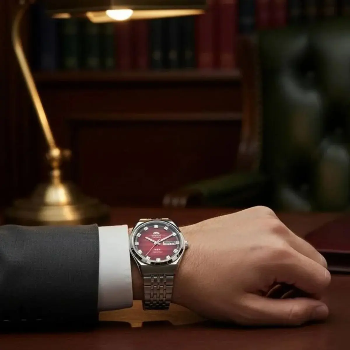 Orient Heritage Automático 3 Estrelas: Elegância Clássica ao Seu Alcance