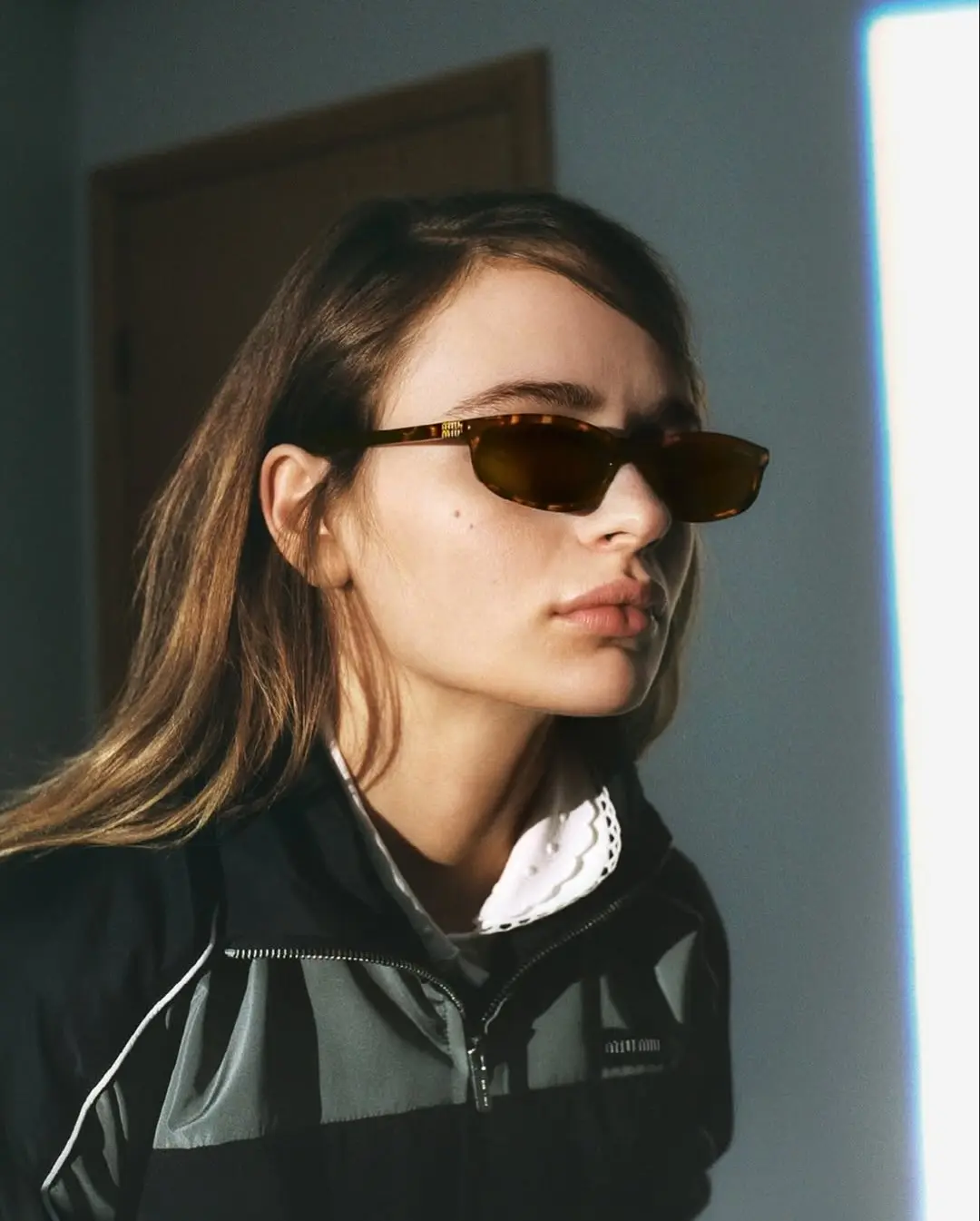 Miu Miu Rescreve o Luxo Contemporâneo com Nova Coleção de Óculos na Guzzatti