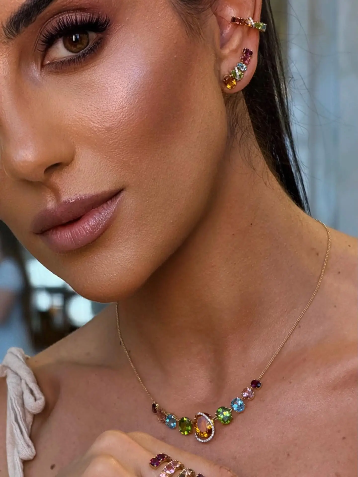 Looping Colors: A Coleção Brumani que Celebra Cores Vibrantes e Joias Exclusivas