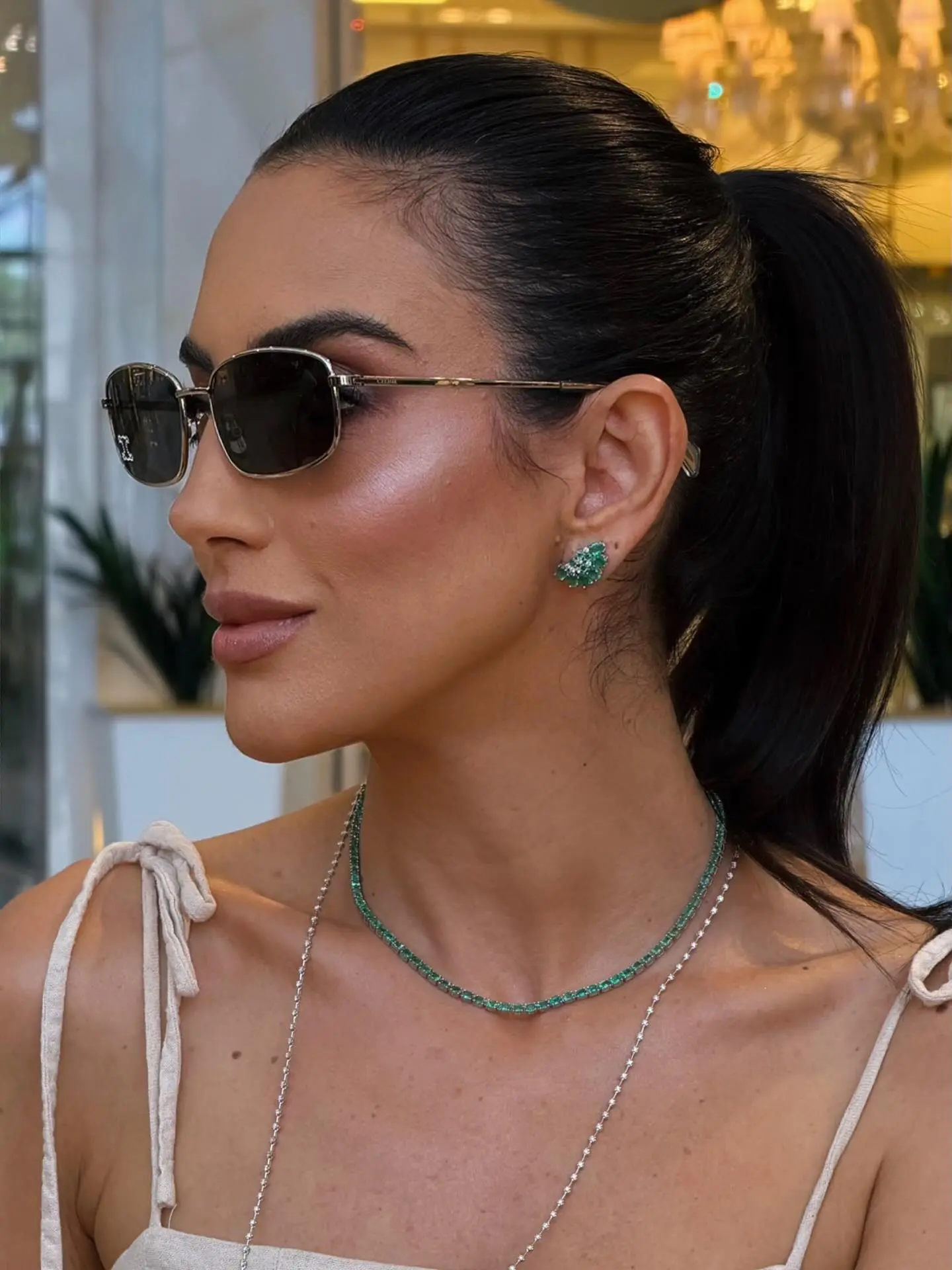 Descubra o Seu Brilho: Joias, Óculos e Elegância Atemporal na Guzzatti