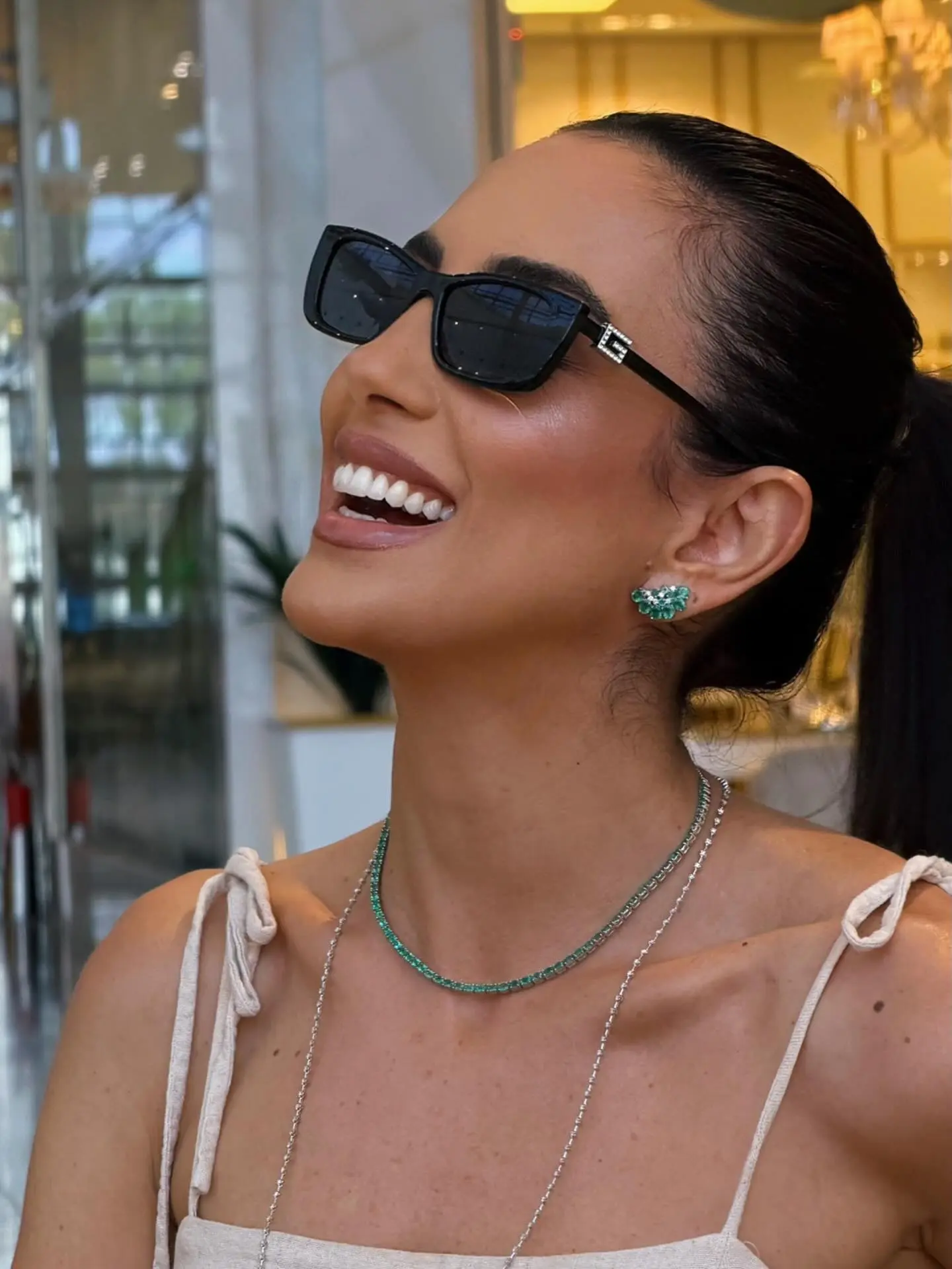 Descubra o Seu Brilho: Joias, Óculos e Elegância Atemporal na Guzzatti