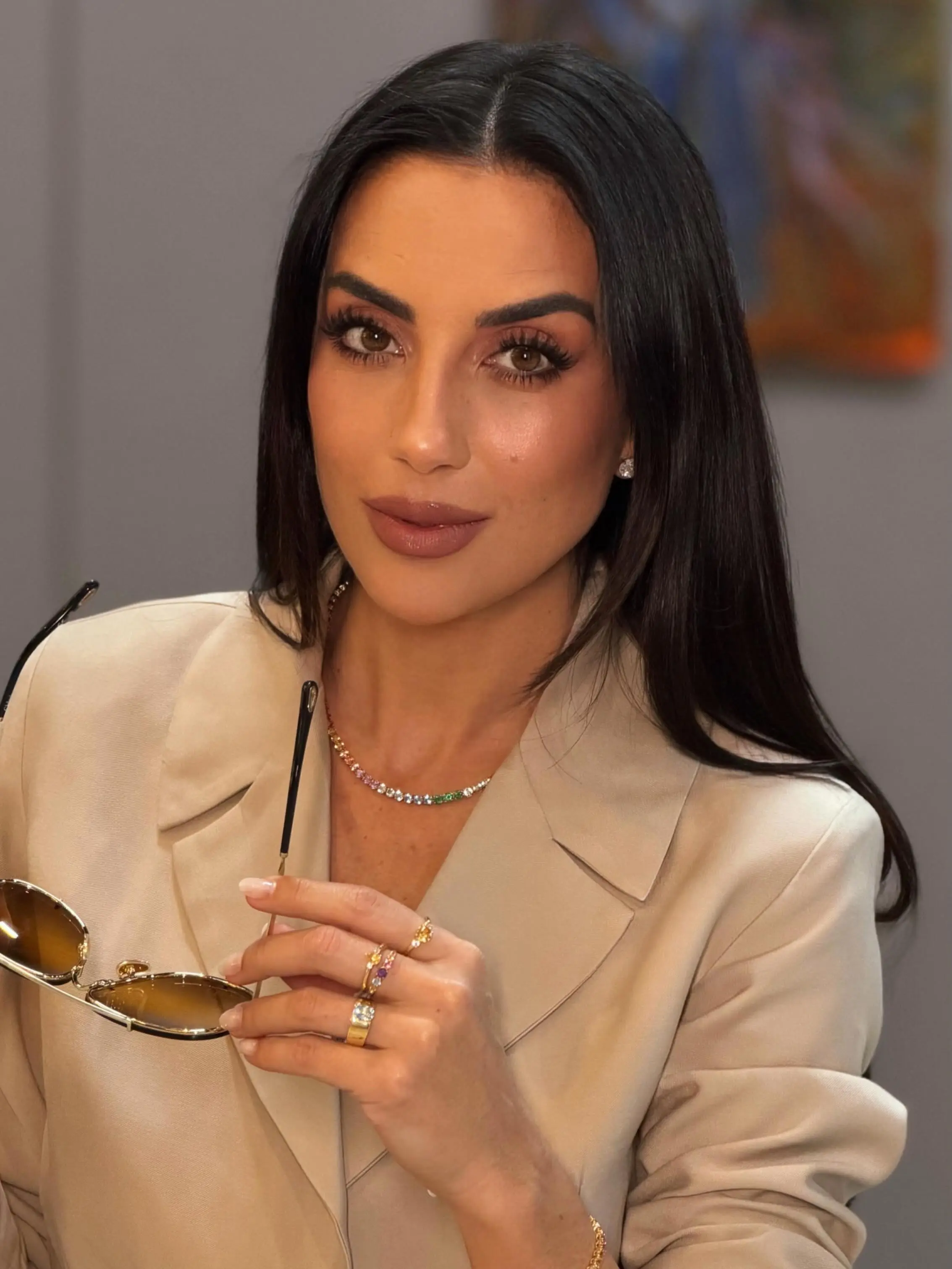 A Harmonia Perfeita: Combine Joias Deslumbrantes e Óculos de Sol Chloé para um Estilo Único