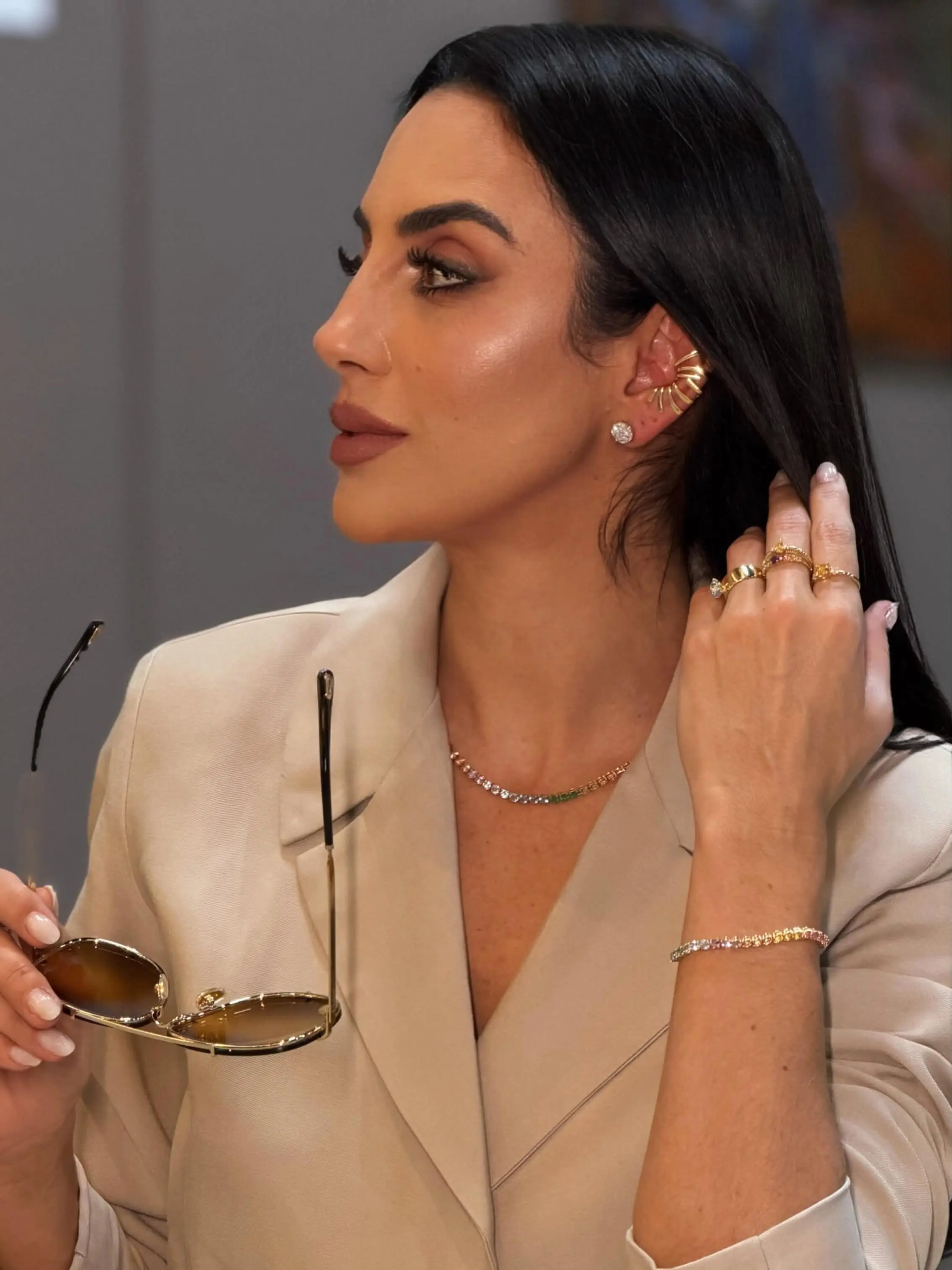 A Harmonia Perfeita: Combine Joias Deslumbrantes e Óculos de Sol Chloé para um Estilo Único