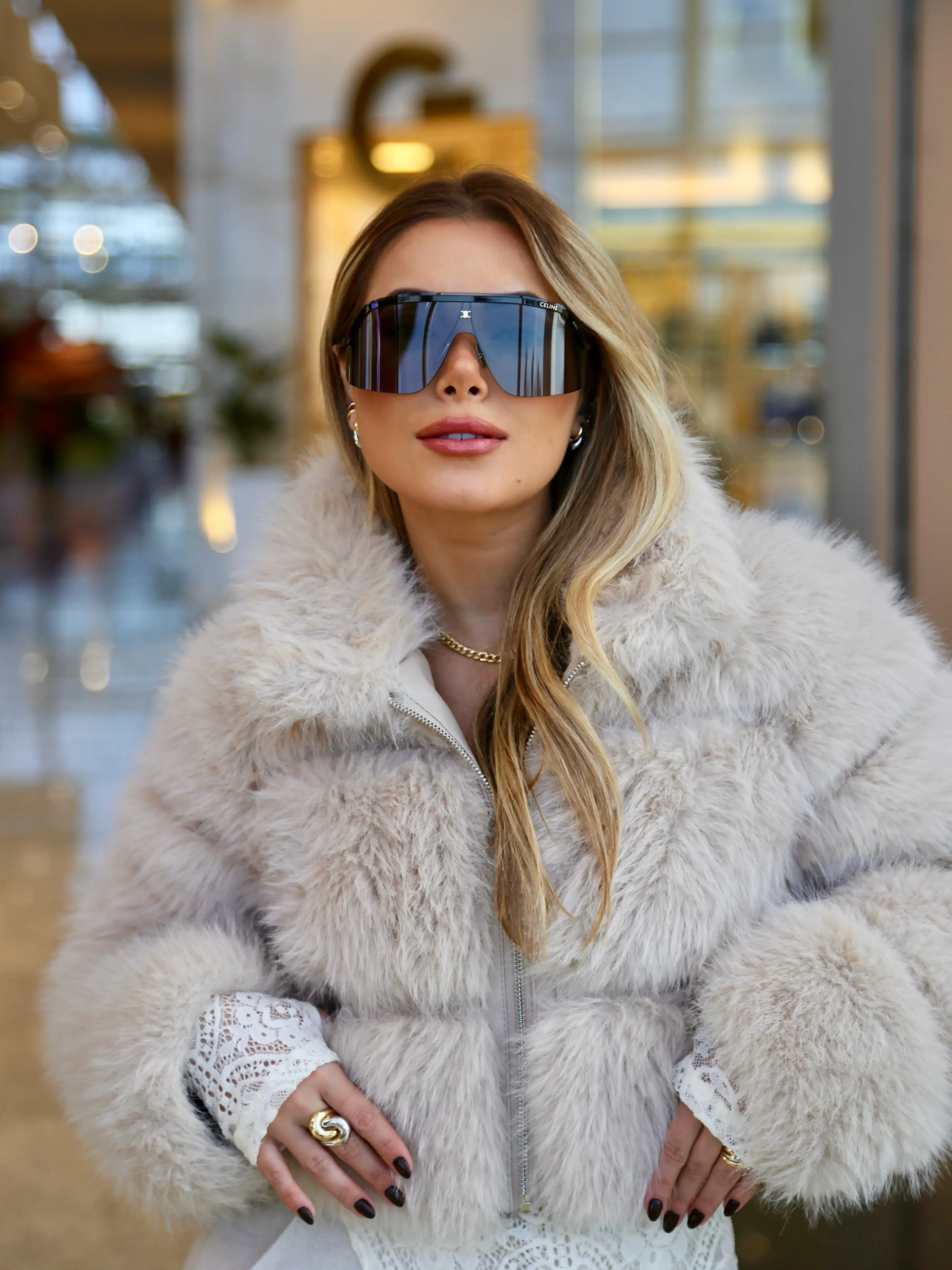 Joias Duotone e Óculos Celine: A Harmonia Perfeita entre Luxo e Estilo na Guzzatti