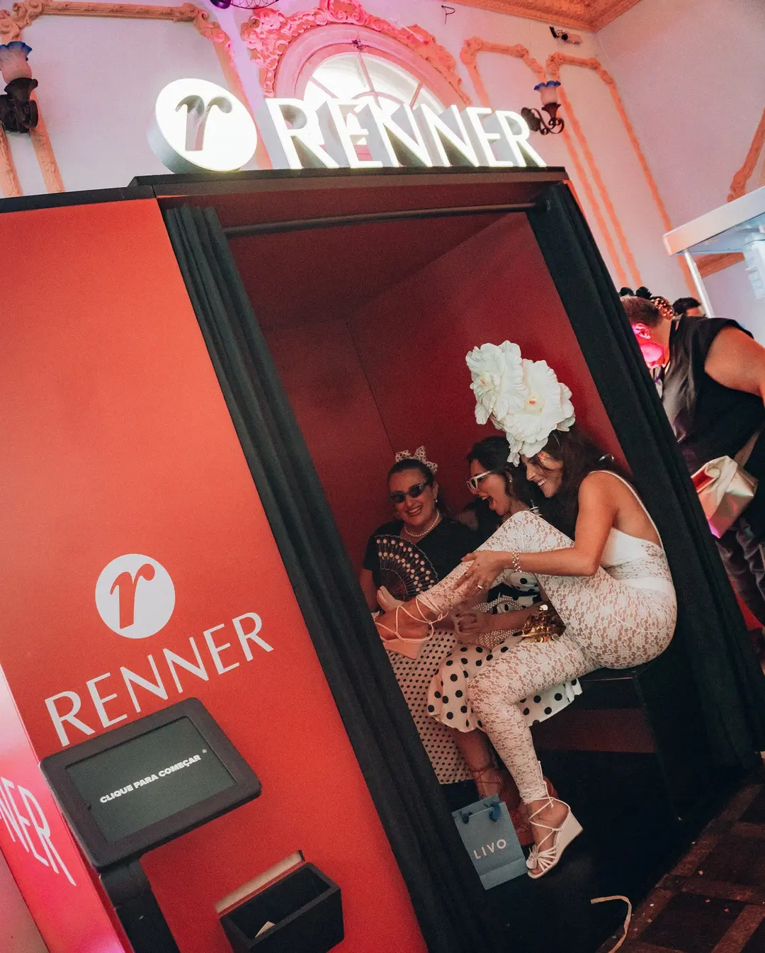 ThinkPrintBrasil anima o Carnaval 2025 da Renner com Cabine de Fotos Divertida na Matinê! - Image