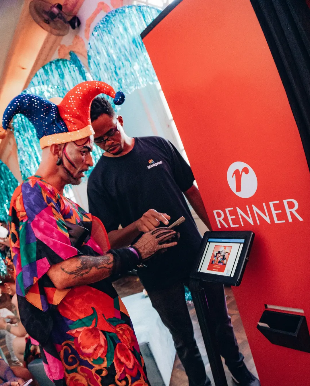 ThinkPrintBrasil anima o Carnaval 2025 da Renner com Cabine de Fotos Divertida na Matinê! - Image